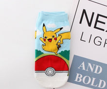 Lade das Bild in den Galerie-Viewer, Pokemon One Size Socken (verschiedene Motive) kaufen
