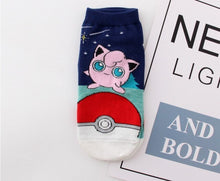 Lade das Bild in den Galerie-Viewer, Pokemon One Size Socken (verschiedene Motive) kaufen
