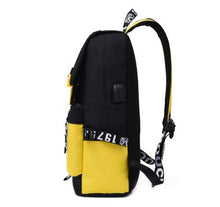 Lade das Bild in den Galerie-Viewer, Großer Pokemon Schulrucksack mit USB Ladebuchse im Pikachu Look kaufen
