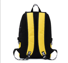 Lade das Bild in den Galerie-Viewer, Großer Pokemon Schulrucksack mit USB Ladebuchse im Pikachu Look kaufen
