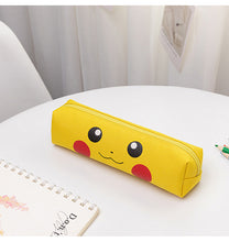 Lade das Bild in den Galerie-Viewer, Pokemon Pikachu Canvas Federmappe / Federtasche kaufen
