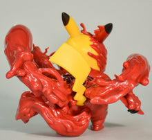 Lade das Bild in den Galerie-Viewer, Pikachu Cosplay Figur - Pikachu als Venom kaufen
