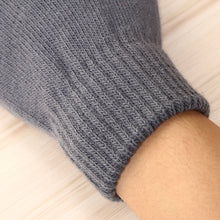 Lade das Bild in den Galerie-Viewer, Pokemon Pikachu Winterhandschuhe (viele Motive) kaufen
