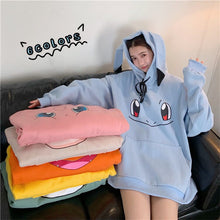 Lade das Bild in den Galerie-Viewer, Toller Pikachu, Glumanda, Schiggy oder Enton Pokemon Oversize Hoodie Pullover kaufen

