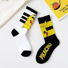 Lade das Bild in den Galerie-Viewer, Stylishe Pokemon Pikachu Socken kaufen
