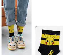 Lade das Bild in den Galerie-Viewer, Stylishe Pokemon Pikachu Socken kaufen
