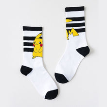Lade das Bild in den Galerie-Viewer, Stylishe Pokemon Pikachu Socken kaufen
