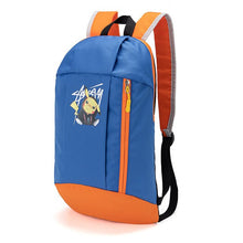 Lade das Bild in den Galerie-Viewer, Leichter Rucksack mit Pokemon Pikachu Motiv in verschiedenen Farben kaufen
