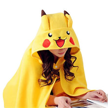 Lade das Bild in den Galerie-Viewer, Pokemon Pikachu Cosplay Umhang mit integrierter Mütze kaufen
