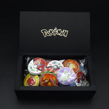 Lade das Bild in den Galerie-Viewer, Tazos Pokémon 160 runde Pogs 2000er Edition mit Box kaufen

