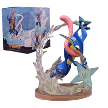Lade das Bild in den Galerie-Viewer, Greninja Pokémon Quajutsu Sammelfigur mit Ornamenten kaufen
