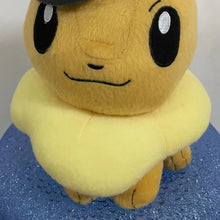 Lade das Bild in den Galerie-Viewer, Plüschfigur Pokémon Evoli Eevee im Halloween-Kostüm (ca. 28cm) kaufen
