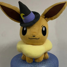Lade das Bild in den Galerie-Viewer, Plüschfigur Pokémon Evoli Eevee im Halloween-Kostüm (ca. 28cm) kaufen

