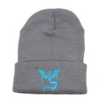Lade das Bild in den Galerie-Viewer, Pokemon Beanie Mütze Herbst / Winter mit Pikachu Motiv verschiedene Farben kaufen
