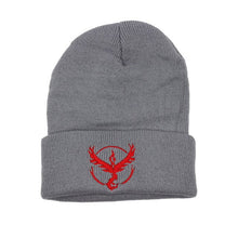 Lade das Bild in den Galerie-Viewer, Pokemon Beanie Mütze Herbst / Winter mit Pikachu Motiv verschiedene Farben kaufen
