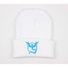 Lade das Bild in den Galerie-Viewer, Pokemon Beanie Mütze Herbst / Winter mit Pikachu Motiv verschiedene Farben kaufen
