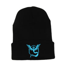 Lade das Bild in den Galerie-Viewer, Pokemon Beanie Mütze Herbst / Winter mit Pikachu Motiv verschiedene Farben kaufen
