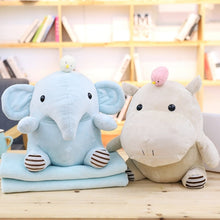 Lade das Bild in den Galerie-Viewer, Niedliches Hippo oder Elefanten Kuscheltier Baby mit Decke kaufen
