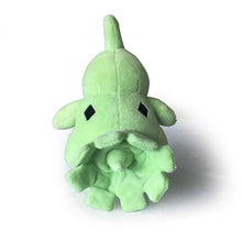 Lade das Bild in den Galerie-Viewer, Larvitar Pokemon Stofftier (ca. 22cm) kaufen

