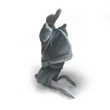 Lade das Bild in den Galerie-Viewer, Marshadow Plüsch Pokemon (ca. 22cm) kaufen
