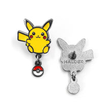 Lade das Bild in den Galerie-Viewer, Pokemon Pikachu &amp; Pokeball Badge - Pin kaufen
