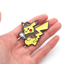 Lade das Bild in den Galerie-Viewer, Detektiv Pikachu Anstecker kaufen
