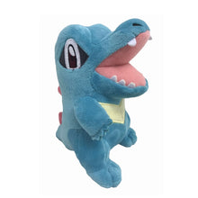 Lade das Bild in den Galerie-Viewer, Totodile Kuscheltier Pokemon (ca. 16cm) kaufen
